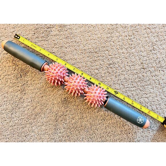 Gaiam Restore Pressure Point Muscle Roller Ball Massage Stick 17" Long - Picture 2 of 4